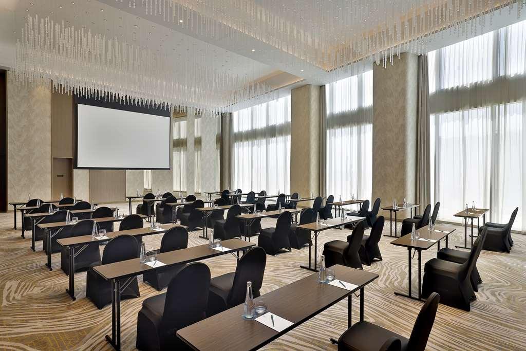 Embassy Suites By Hilton Dubai Business Bay Facilities photo